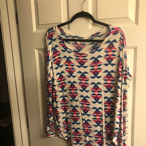 Fun and comfy tunic top! 💙💕 - Picture 3 of 7